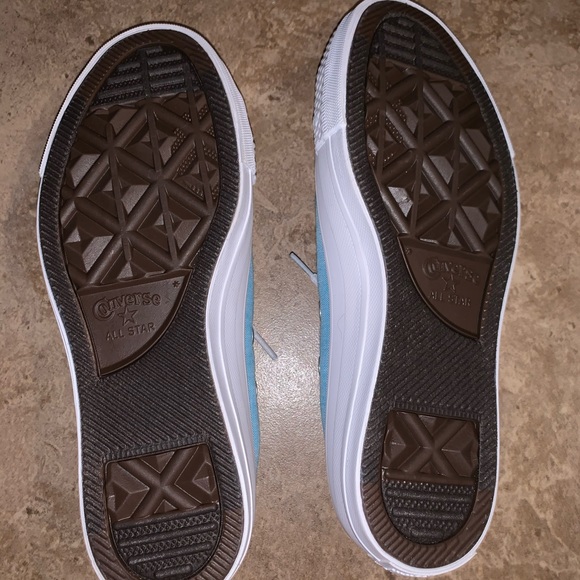 blue converse ! - Picture 3 of 5